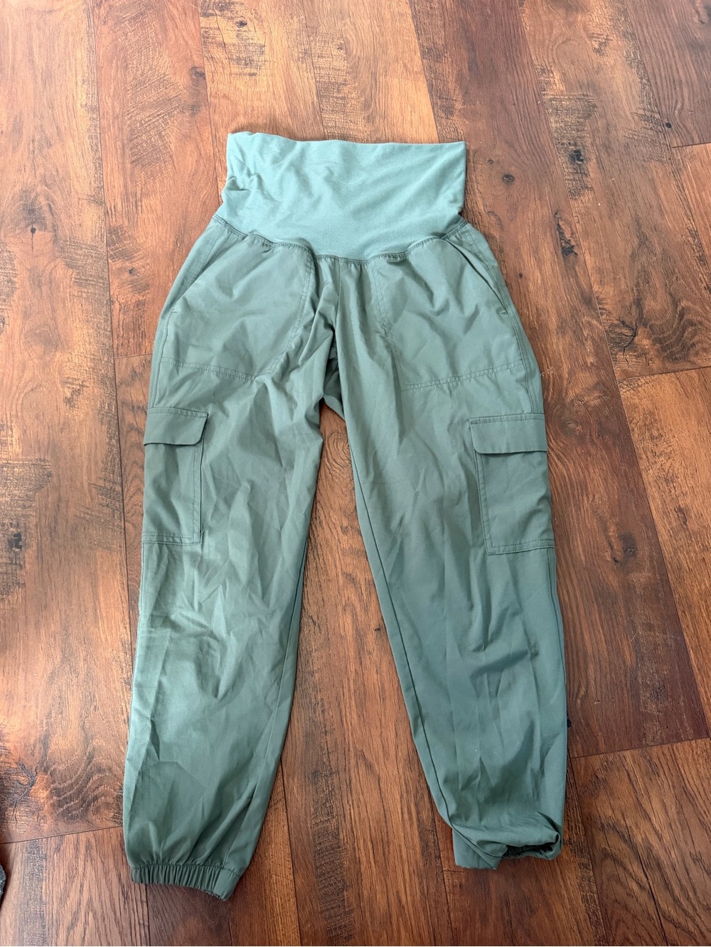 Maternity/Pregnancy Old Navy Utility Cargo Joggers - Olive Green